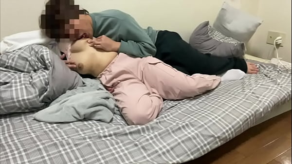 【素人のSEX】盛んな時期のカップルのSEX映像。 【素人のSEX】盛んな時期のカップルのSEX映像。