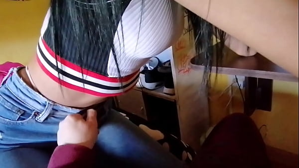 ME FOLLO A MI MEJOR AMIGA MIENTRAS HAC&Iacute;A TAREAS DE LA UNIVERSIDAD