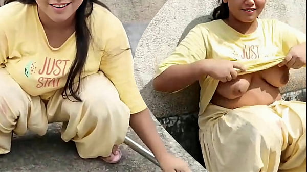 जवान शादीशुदा भाभी के साथ छत पर XXX रोमांस, देसी आउटडोर गांव की लड़की का हिंदी सेक्स वीडियो जवान शादीशुदा भाभी के साथ छत पर XXX रोमांस, देसी आउटडोर गांव की लड़की का हिंदी सेक्स वीडियो