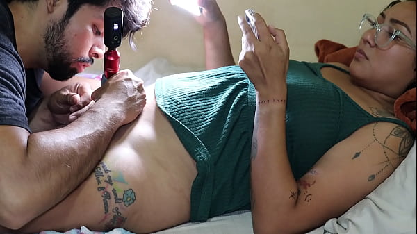 Tatuando Panochita Rica Y Paga Con Corrida Interna Tatuando Panochita Rica Y Paga Con Corrida Interna