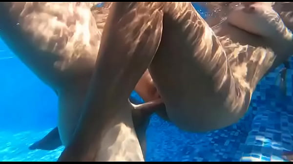 Im Pool Und In Meiner Pussy Ein Leckerer Creampie Im Pool Und In Meiner Pussy Ein Leckerer Creampie